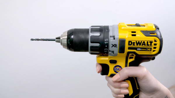Cách Lắp Cảm Biến Khói Chỉ Với 7 Bước Nhanh Chóng - Chuẩn Kỹ Thuật 29 Chuẩn Bị Máy Khoan Để Gắn Cảm Biến Khói