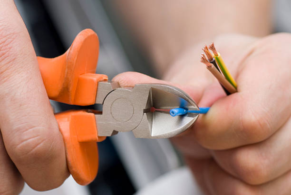 Cách Lắp Cảm Biến Khói Chỉ Với 7 Bước Nhanh Chóng - Chuẩn Kỹ Thuật 32 Máy Cắt Dây Là Công Cụ Đi Đôi Với Kìm Tuốt Dây