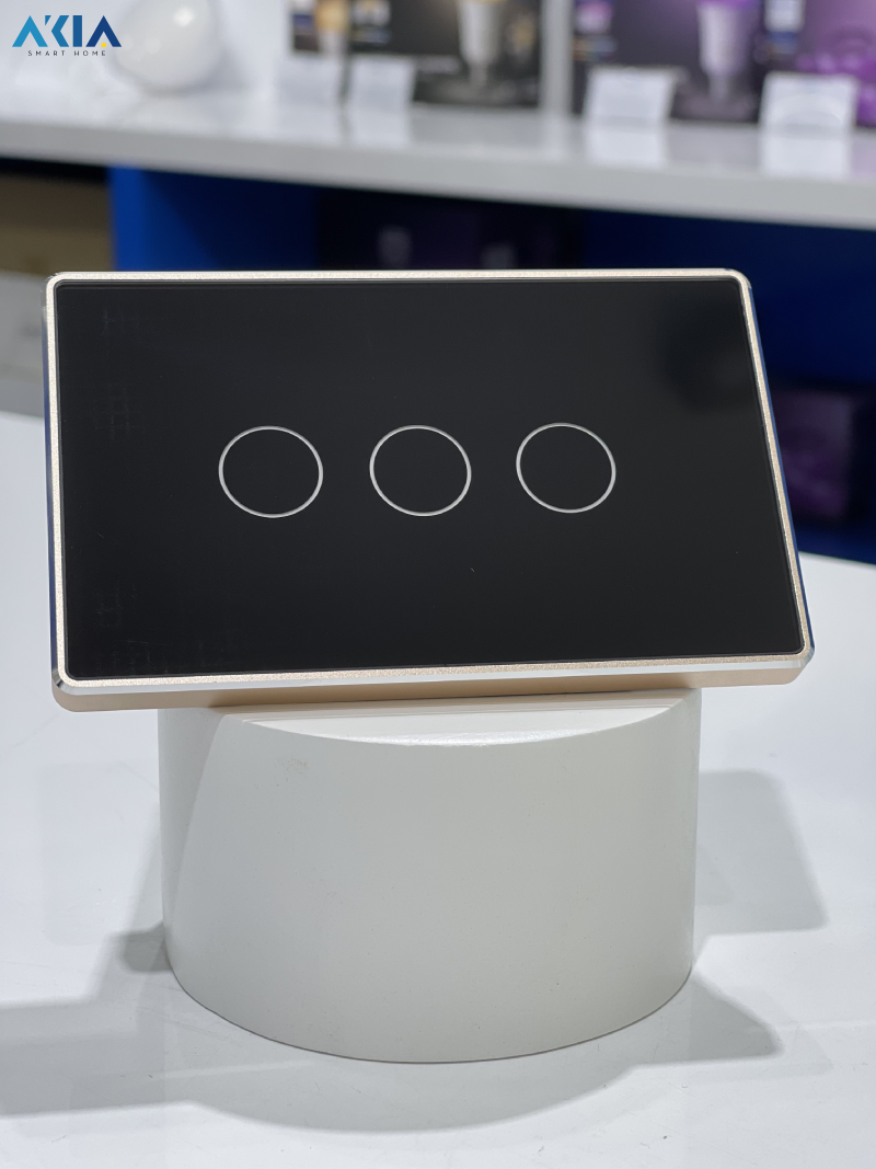Công Tắc Điện Thông Minh Tuya Wifi Viền Nhôm - Kính Phẳng 27 Thiết Kế Mặt Kính Cường Lực Chống Xước, Chống Bám Bụi Và Dễ Lau Chùi