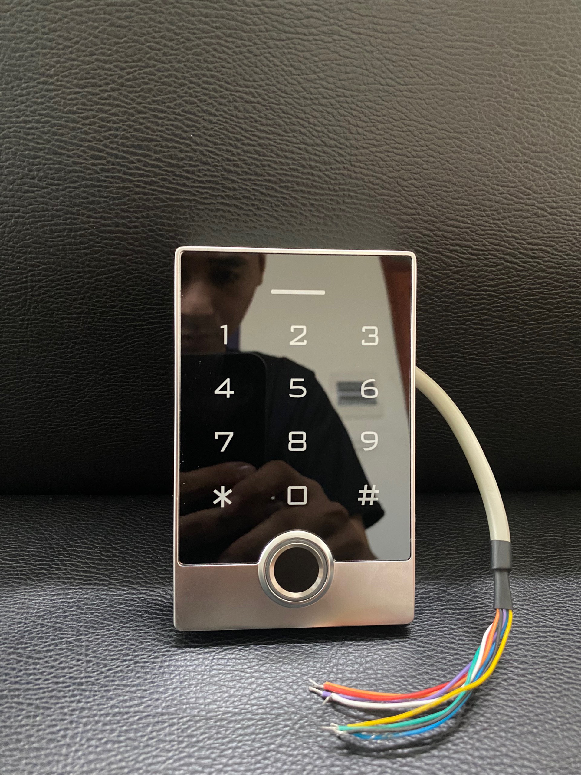 Top 20 Khóa Cửa Điều Khiển Từ Xa Bằng Điện Thoại, Remote 46 Bộ Khóa Cửa Vân Tay Mở Cửa Từ Xa Bằng Remote Ks980 Với Thiết Kế Nhỏ Gọn Sẽ Là Sản Phẩm Phù Hợp Với Rất Nhiều Hạng Mục Công Trình Từ Nhà Ở