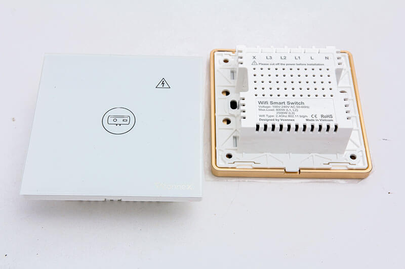 Công Tắc Vconnex Chống Giật Cho Bình Nước Nóng - Vuông - Viền Nhôm- Trắng Công Tắc Vconnex Chống Giật Cho Bình Nước Nóng - Vuông - Viền Nhôm- Trắng