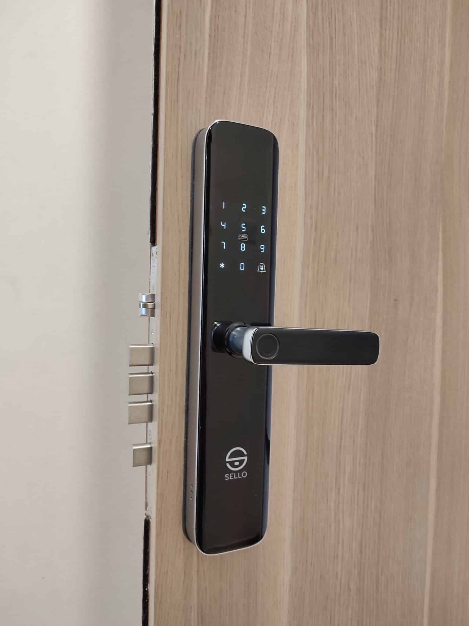 Top 20 Khóa Cửa Điều Khiển Từ Xa Bằng Điện Thoại, Remote 35 Khóa Có Thể Tích Hợp Lên Tới 100 Vân Tay, 100 Mã Số, Thẻ Từ, Với Độ Dài Mã Số Bảo Mật Linh Hoạt Từ 4 Đến 12 Ký Tự