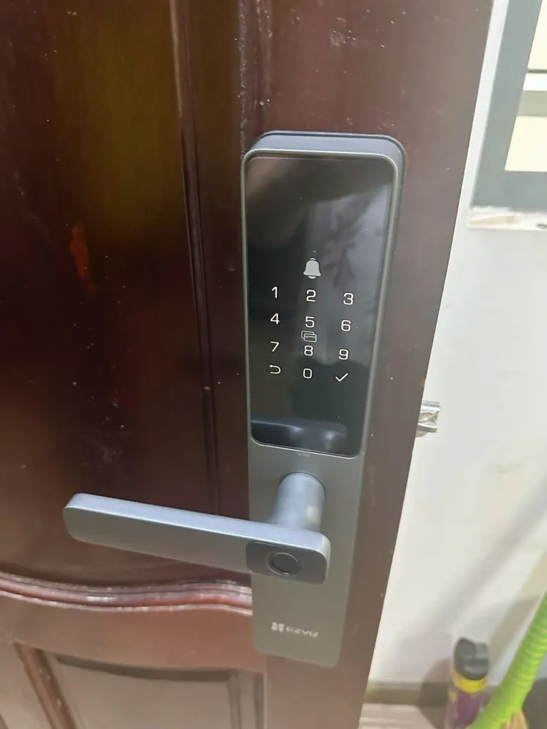 Khóa vân tay thông minh Ezviz DL05 - AKIA Smart Home