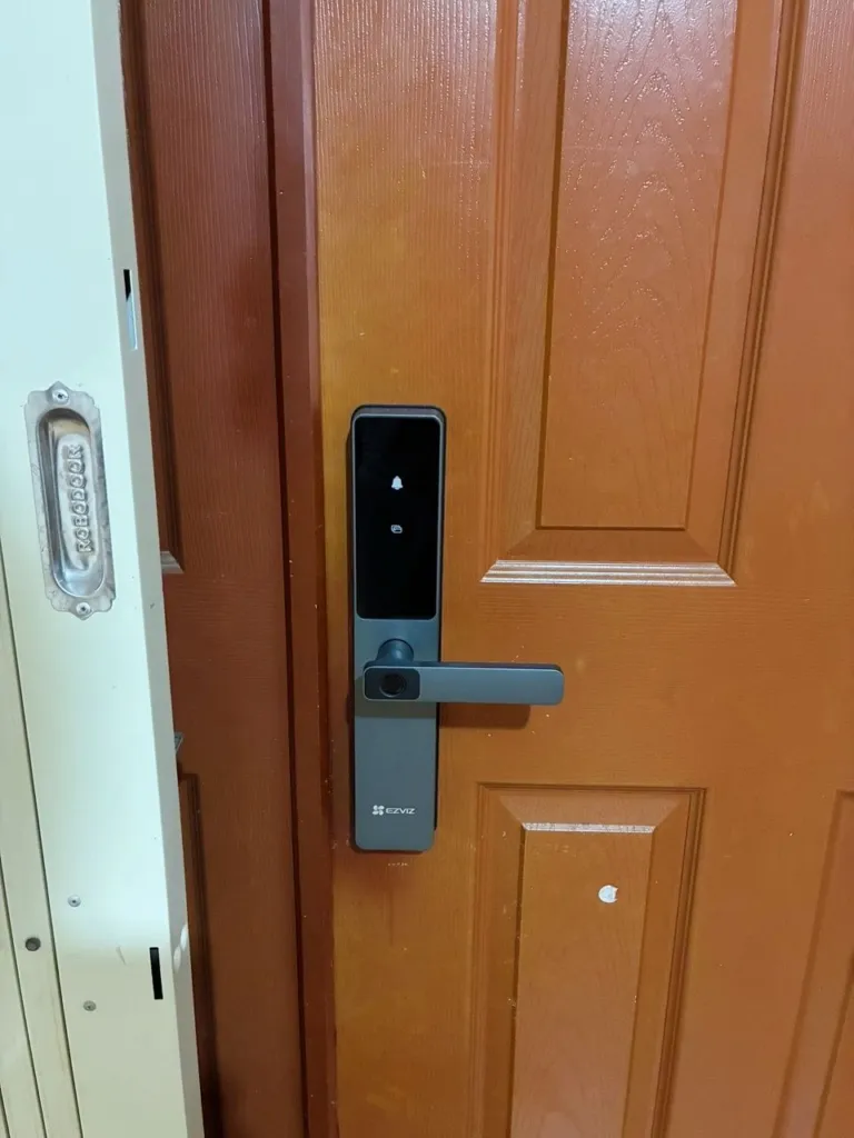 Khóa vân tay thông minh Ezviz DL05 - AKIA Smart Home