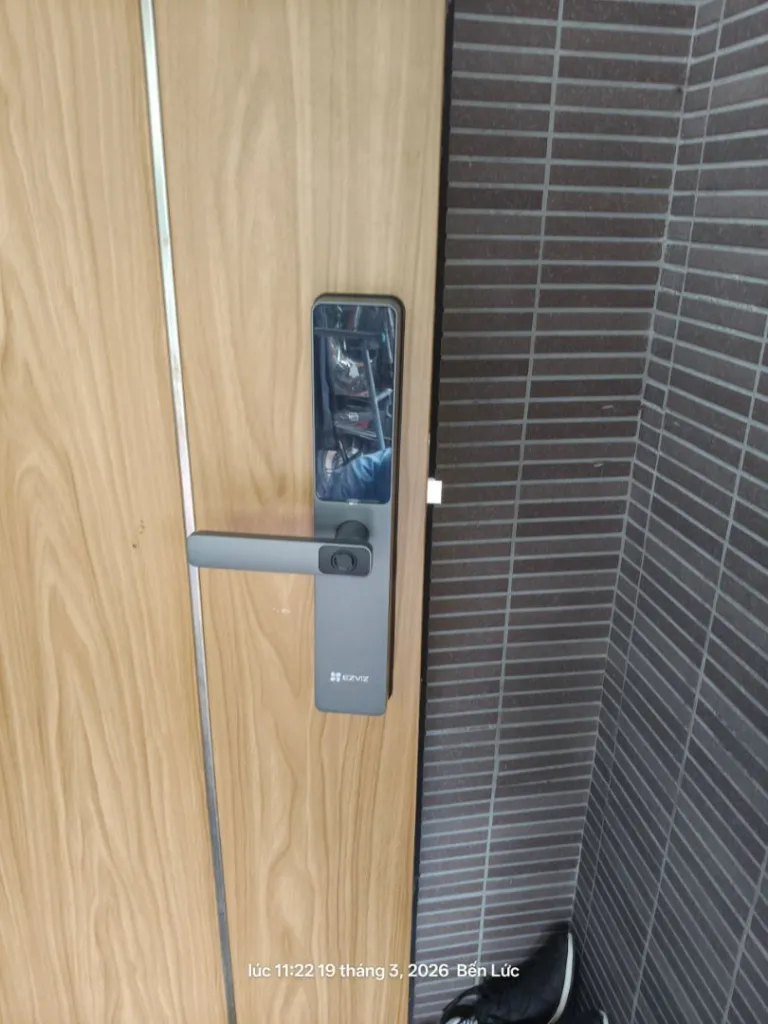 Khóa vân tay thông minh Ezviz DL05 - AKIA Smart Home