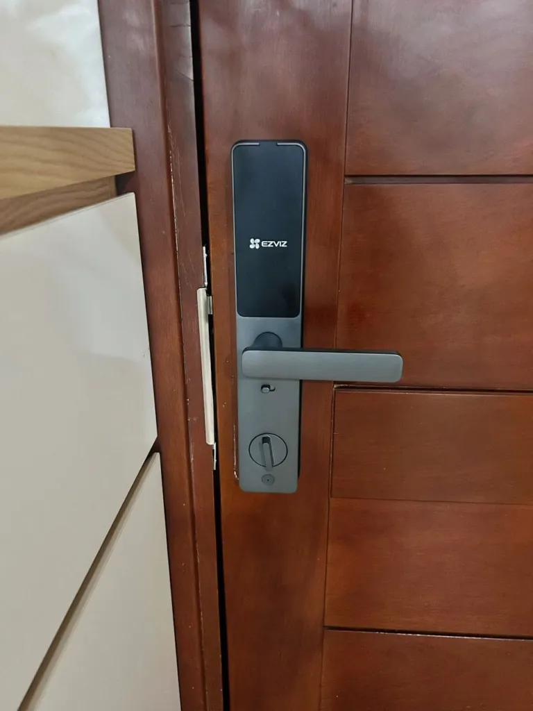 Khóa vân tay thông minh Ezviz DL05 - AKIA Smart Home