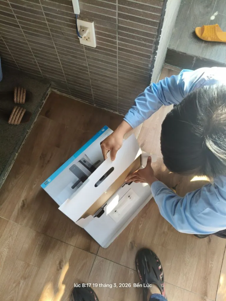 Khóa vân tay thông minh Ezviz DL05 - AKIA Smart Home