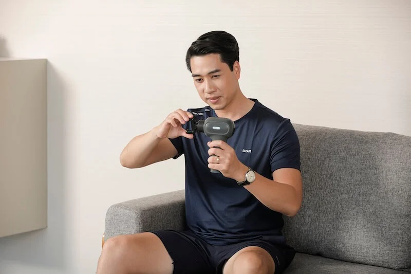 Sung-Massage-Kata-Mg20-Thuc-Te-3 Hình Ảnh Thực Tế Súng Massage Kata Mg20 3