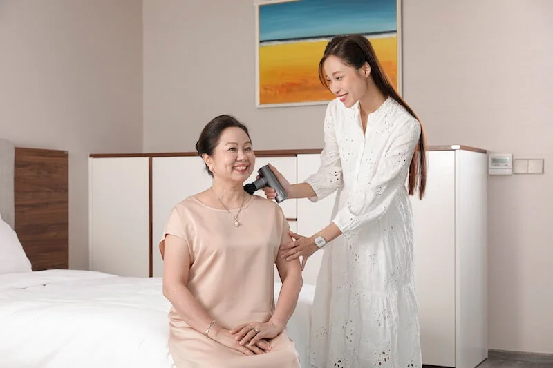 Sung-Massage-Kata-Mg30-Thuc-Te-1 Hình Ảnh Súng Massage Kata Mg30 Thực Tế 1