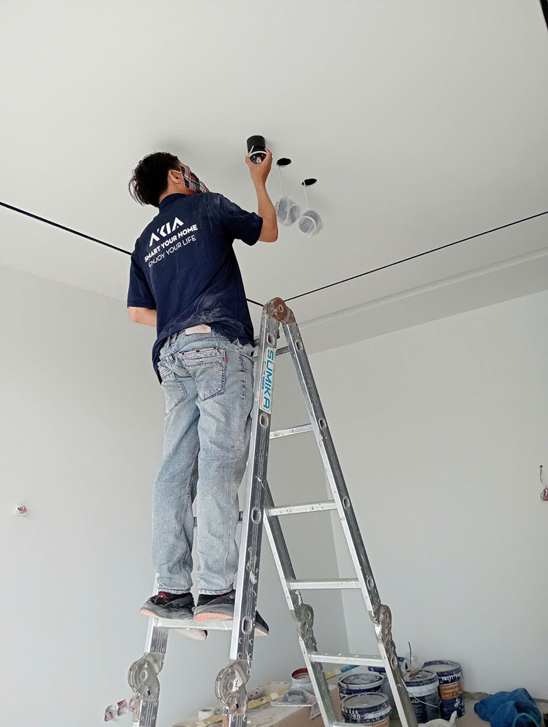 Akia Smart Home - Đơn Vị Thi Công Lắp Đặt Nhà Thông Minh Tại Cần Thơ Uy Tín 28 Đội Ngũ Akia Smart Home Thi Công Lắp Đặt Thiết Bị Cho Gia Đình Anh T