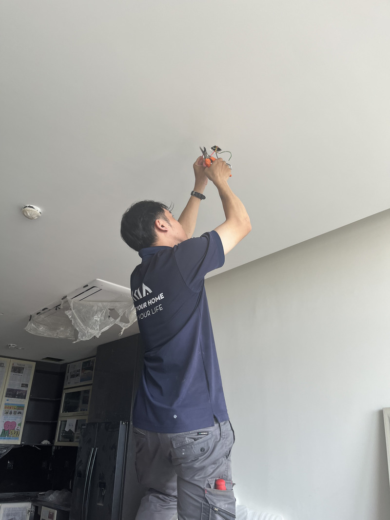 Thi Công Thiết Bị Điện Thông Minh Chung Cư Jamila An Toàn, Chất Lượng Cùng Akia 35 Đội Ngũ Akia Smart Home Thi Công Lắp Đặt Hệ Thống Đèn Thông Minh Cho Ngôi Nhà Anh P