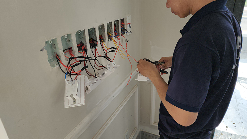 3+ Điều Cần Biết Khi Thi Công Điện Thông Minh Biệt Thự Cổ Điển 25 Thi Công Công Tắc Thông Minh Cho Biệt Thự Nhà Thông Minh Phong Cách Cổ Điển
