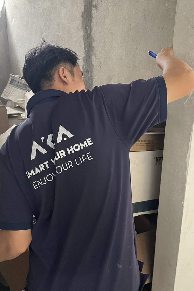 Biệt Thự Thông Minh Anh Hồng: Khám Phá Không Gian Sống Tương Lai Tại Phnom Penh 12 Cảm Biến Hiện Diện Fp2 Được Lắp Ở Tầng Hầm Khu Vực Showroom Trưng Bày Sản Phẩm