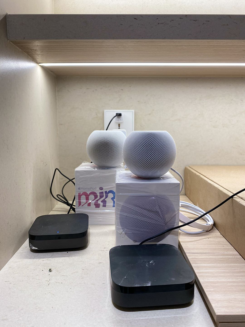 Công Trình Nhà Thông Minh Nhà Phố Anh L Tại Thủ Dầu Một - Bình Dương 9 Loa Apple Homepod Mini Mang Đến Không Gian Âm Nhạc Sống Động Và Có Thể Điều Khiển Thông Qua Siri, Cho Phép Gia Chủ Tạo Ra Các Không Gian Âm Thanh Theo Ngữ Cảnh