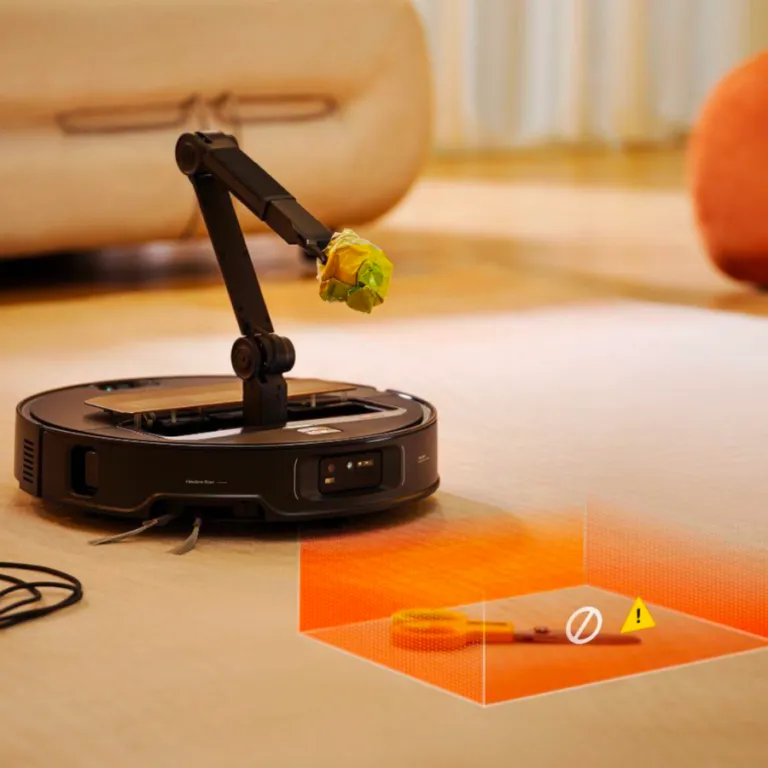 ​Robot Hút Bụi Lau Nhà Roborock Saros Z70 – Lực Hút 22.000Pa, Cánh Tay Robot OmniGrip™, Điều Hướng AI StarSight 2.0​ | AKIA