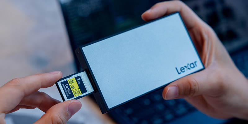 Dau-Doc-The-Nho-Cfexpress-Type-B-Lexar-Usb-4-0-Type-C-Lpwf740N-6Angl-02 Đầu Đọc Thẻ Nhớ Cfexpress Type B Lexar Professional Workflow Usb 4.0 Type-C Lpwf740N-6Angl