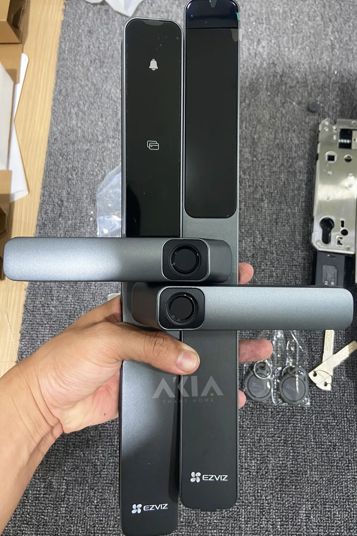 So Sánh Khoá Vân Tay Cho Cửa Nhôm: Ezviz Dl06 Vs Lockin Slim Lock Pro – Chọn Sao Cho Đúng? 14 Khóa Cửa Vân Tay Ezviz Dl06 Pro – Mật Mã – Thẻ Từ – Cảm Biến Nhạy Bén - Akia Smart Home