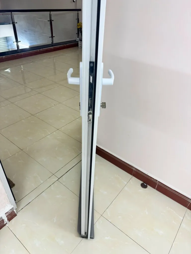 Khóa cửa vân tay Ezviz DL06 Pro – Mật mã – Thẻ từ – Cảm biến nhạy bén | AKIA