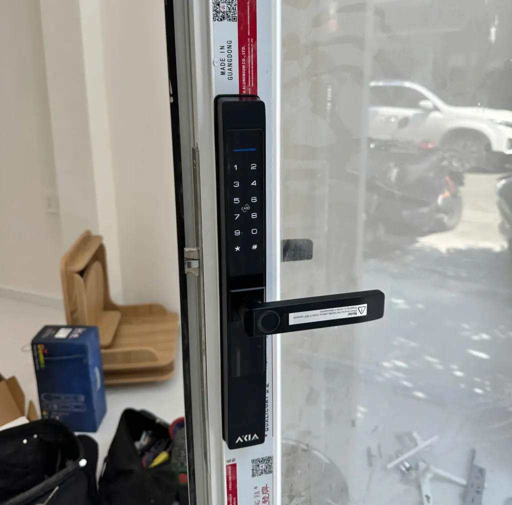 Khoá Vân Tay Cửa Nhôm Akia Sl610 12 Akia 610-1