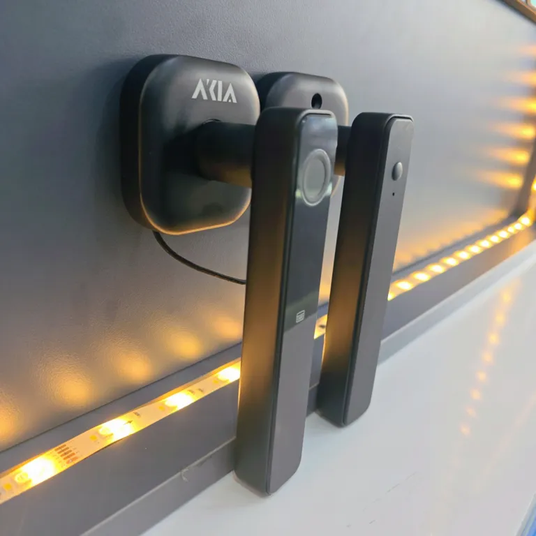 Khóa cửa thông minh AKIA K18 | AKIA