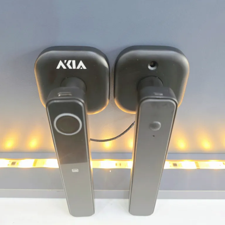 Khóa cửa thông minh AKIA K18 | AKIA