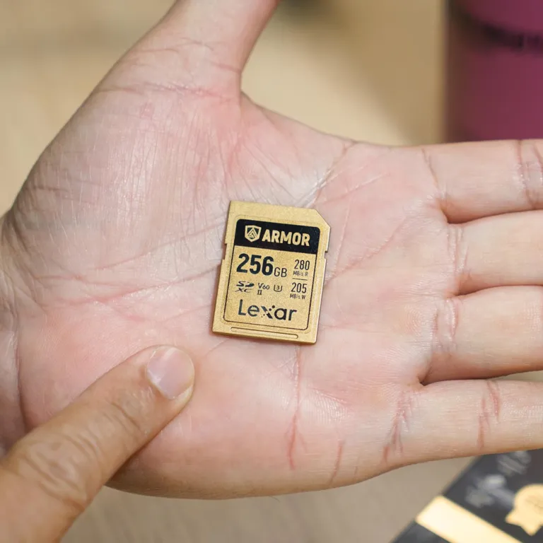 Thẻ Nhớ Lexar ARMOR GOLD SDXC UHS – II 128GB – Chống Nước – Chống Sốc | AKIA