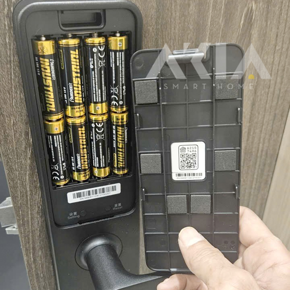 Hướng Dẫn Xử Lý Lỗi Khóa Cửa Thông Minh Không Mở Được 7 Pin-Khoa-Cua-Thong-Minh