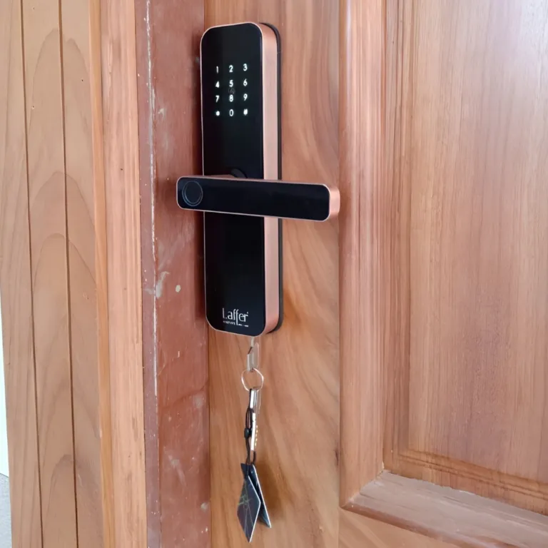 Khoá cửa vân tay Laffer LX08 cho cửa gỗ - AKIA Smart Home