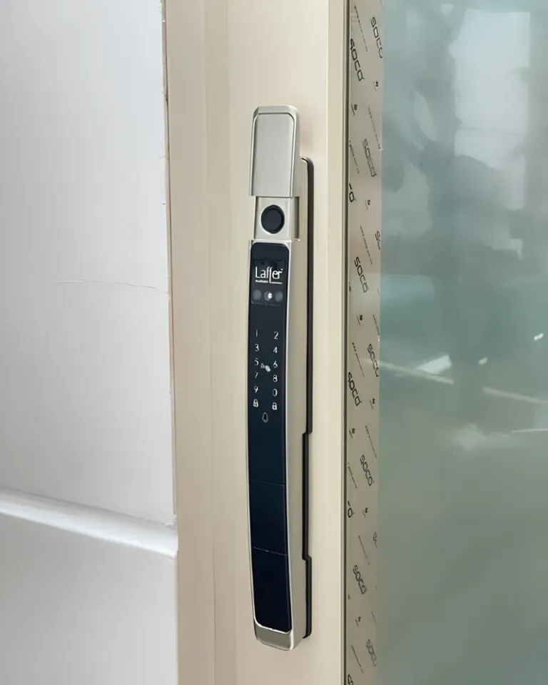 Khóa cửa vân tay nhận diện khuôn mặt Laffer XD02 - AKIA Smart Home