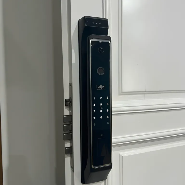 Khóa cửa vân tay điện tử nhận diện khuôn mặt Laffer FD06 - AKIA Smart Home